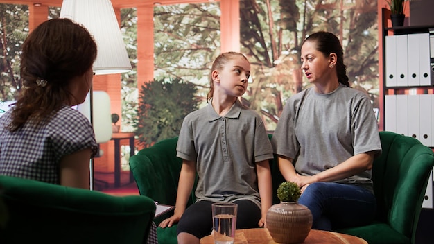 psychologist facilitates family therapy session emotional management 482257 108015